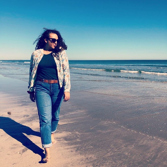 Meet your Posher, Lakendra - Picture 1 of 1